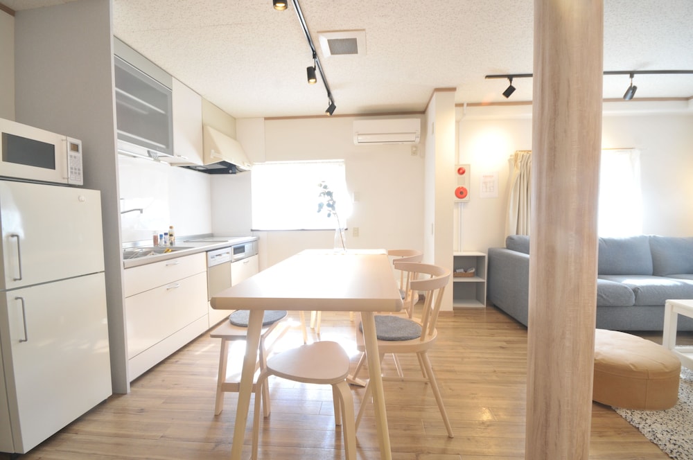 CONDOMINIUM HOUSE TEN-ROKU 大阪