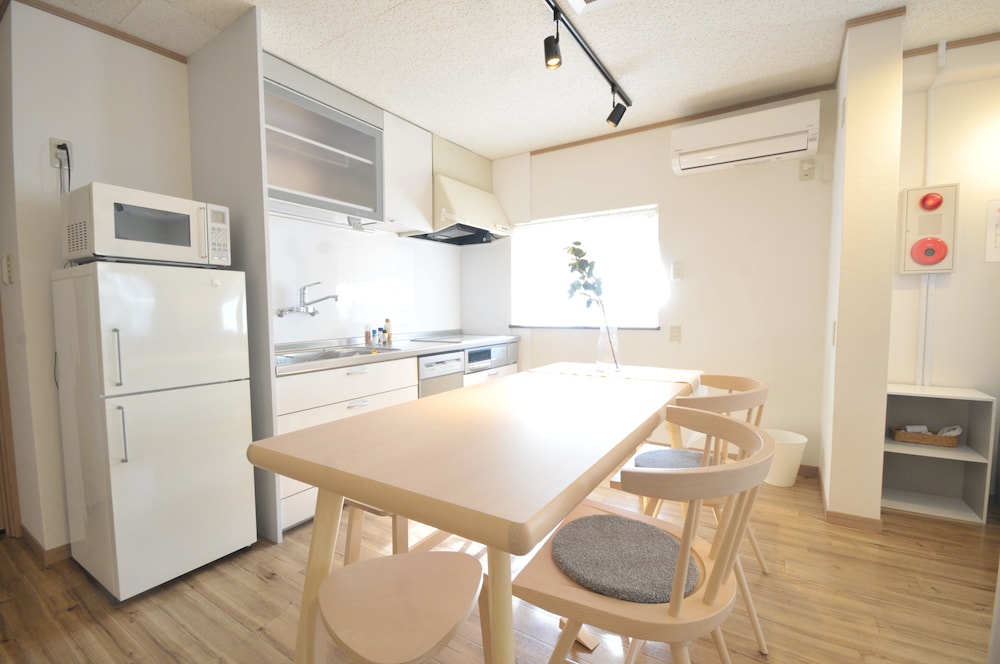 CONDOMINIUM HOUSE TEN-ROKU 大阪