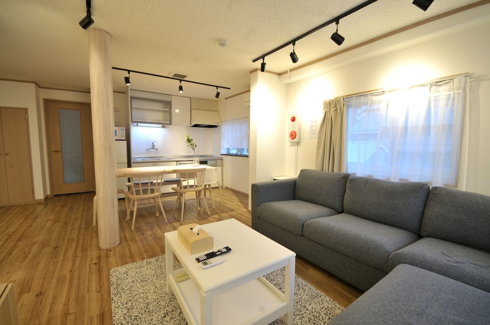 CONDOMINIUM HOUSE TEN-ROKU 大阪