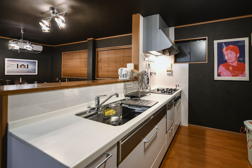 LUXURY HOUSE HONA -TENNOJI- 大阪