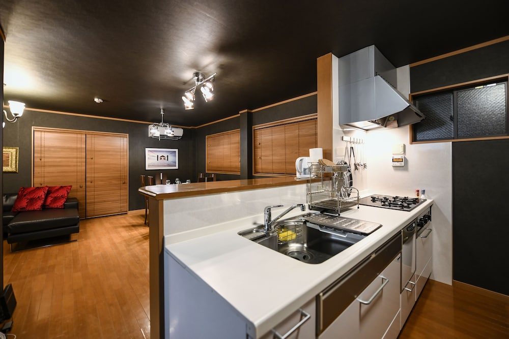 LUXURY HOUSE HONA -TENNOJI- 大阪