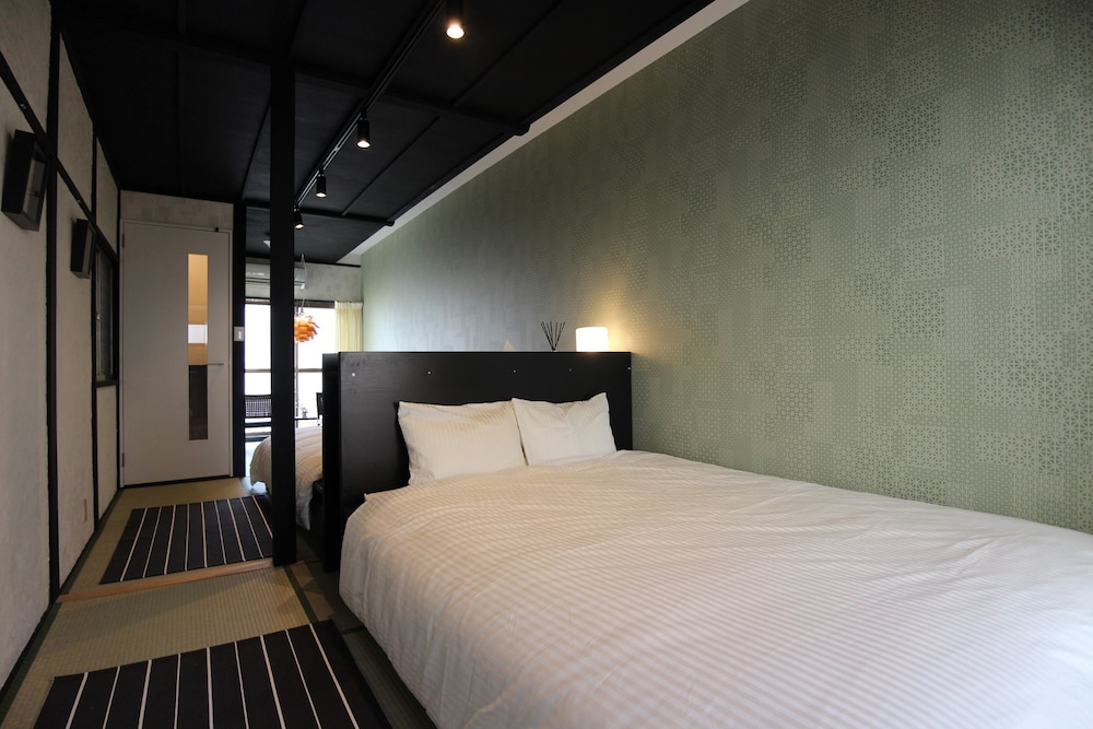 SEKAI HOTEL 月 大阪