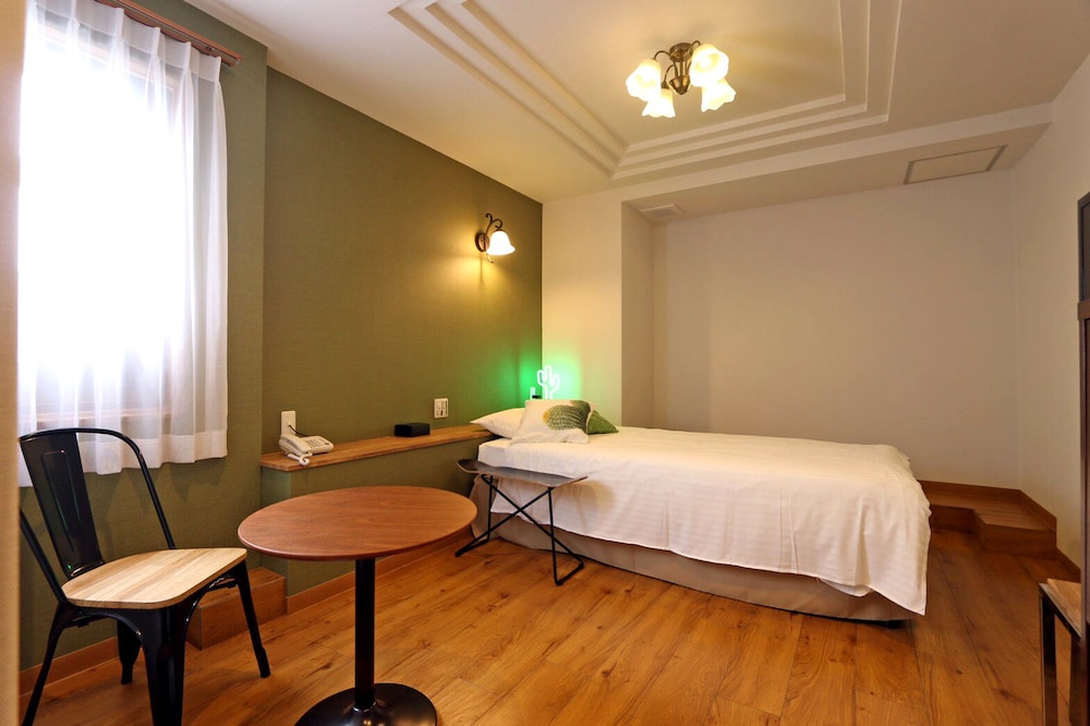 HOTEL 3O'CLOCK TENNOJI 大阪