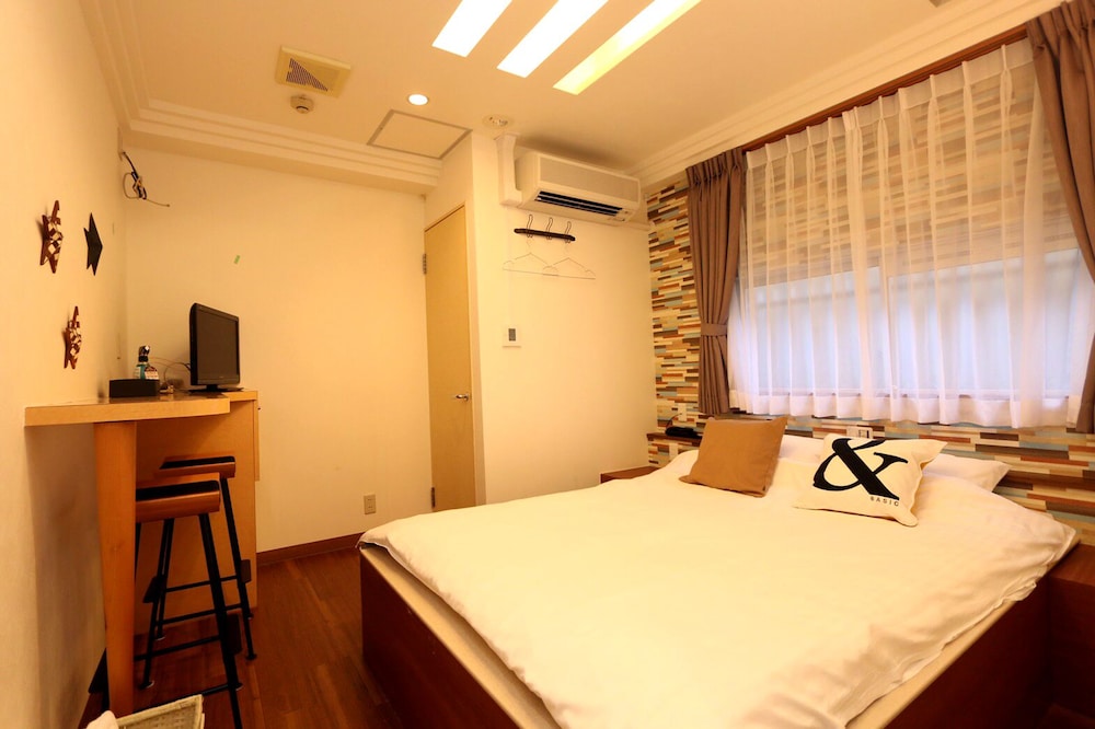 HOTEL 3O'CLOCK TENNOJI 大阪