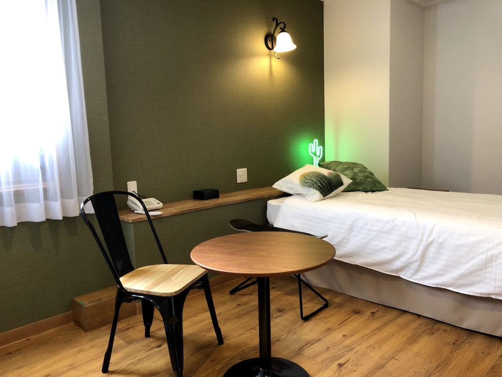 HOTEL 3O'CLOCK TENNOJI 大阪