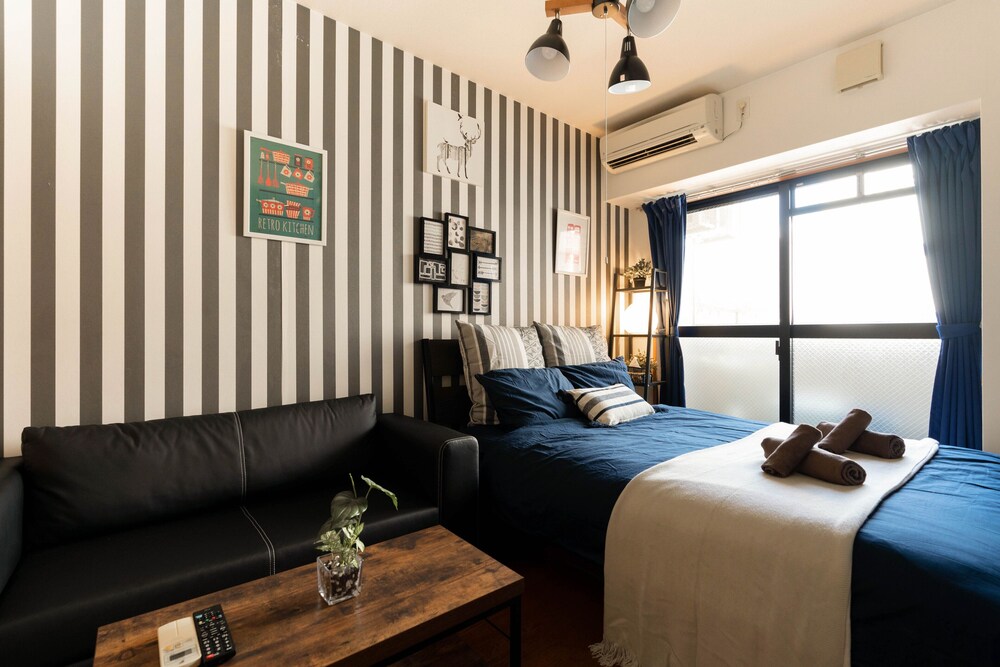 APARTMENT Y LEGENDOAL NIPPONBASHI 大阪