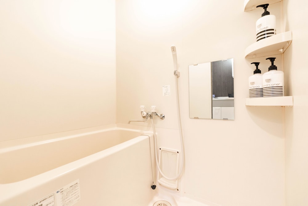 APARTMENT Y LEGENDOAL NIPPONBASHI 大阪