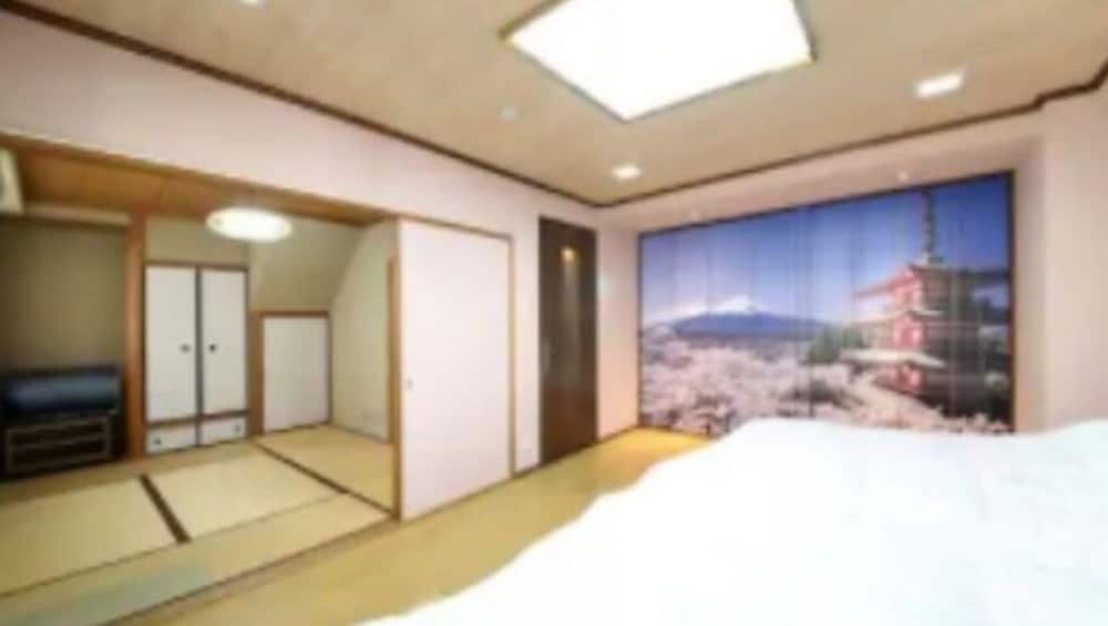 EXSAISON HOUSE MATSUYAMACHI 2F 大阪