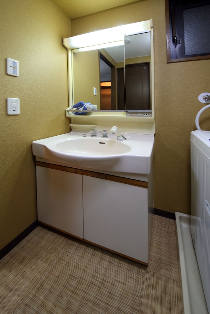 EXSAISON HOUSE MATSUYAMACHI 2F 大阪