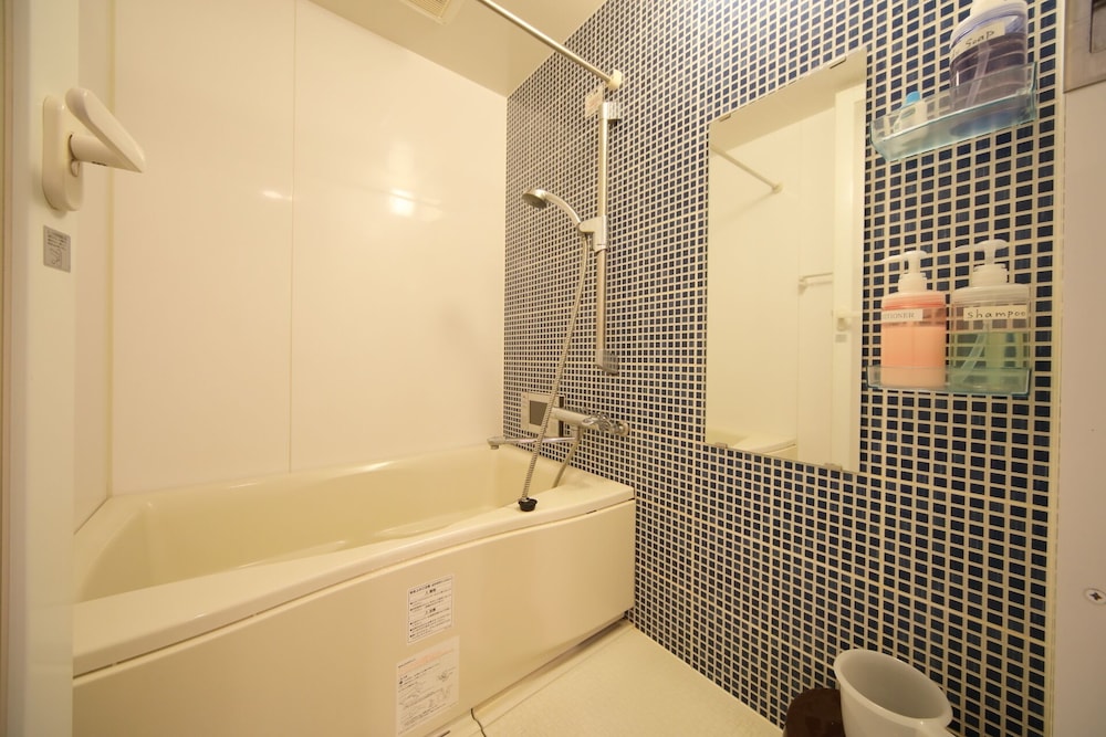 COZY INN NANIWA 大阪