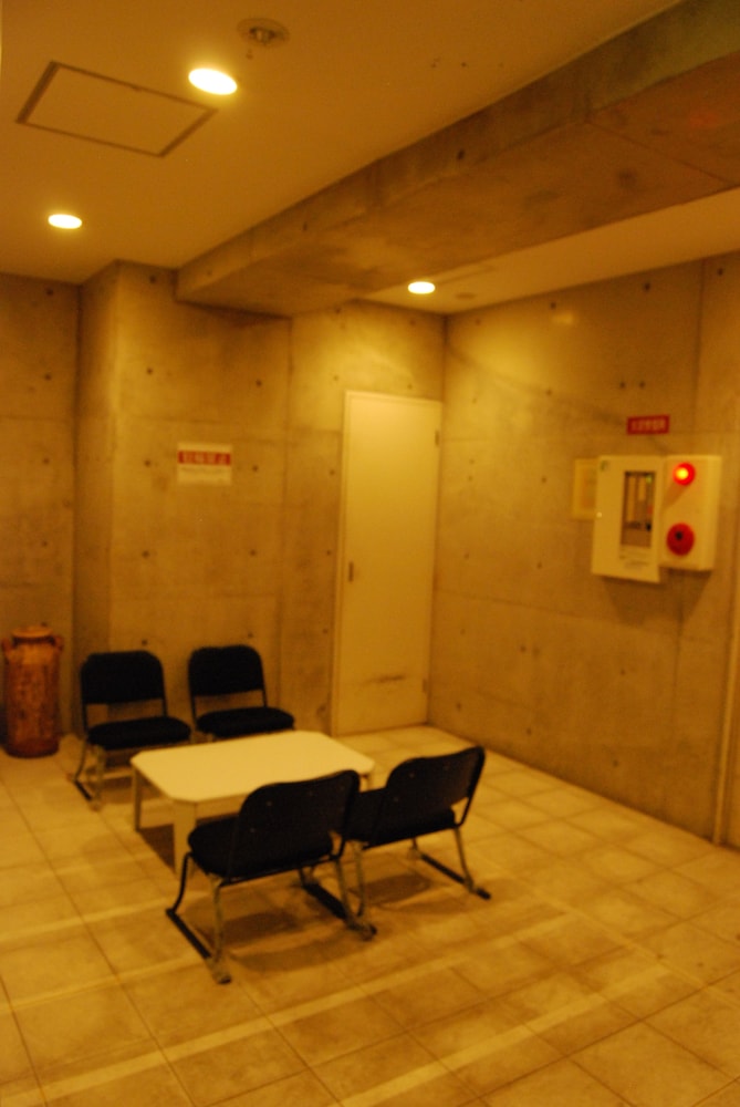 COZY INN NANIWA 大阪