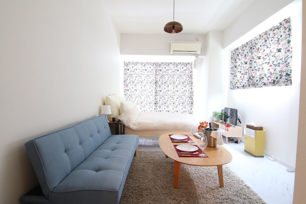COZY INN NANIWA 大阪