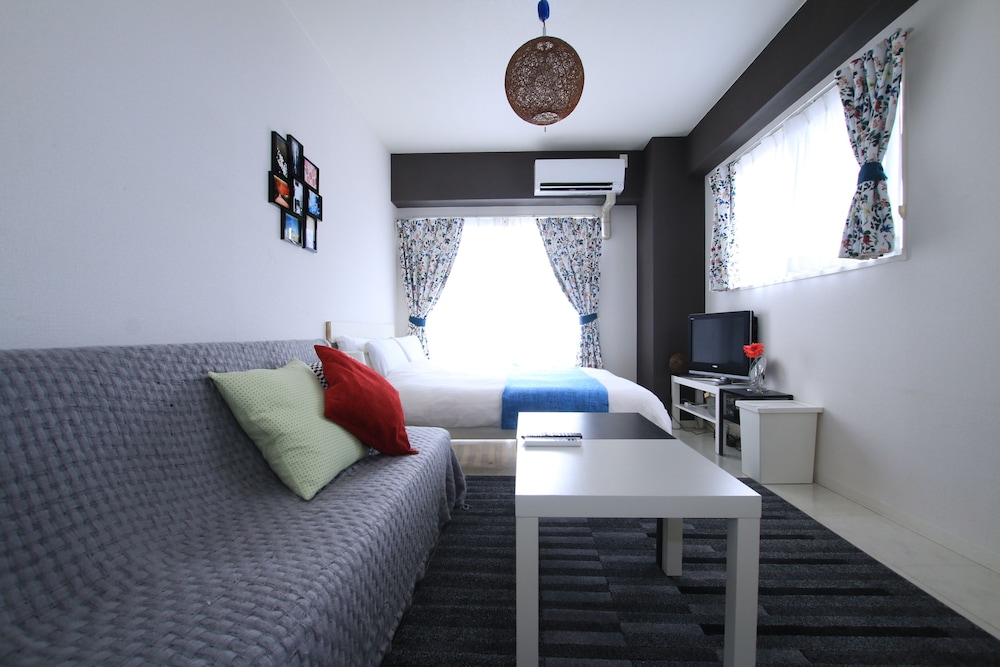 COZY INN NANIWA 大阪