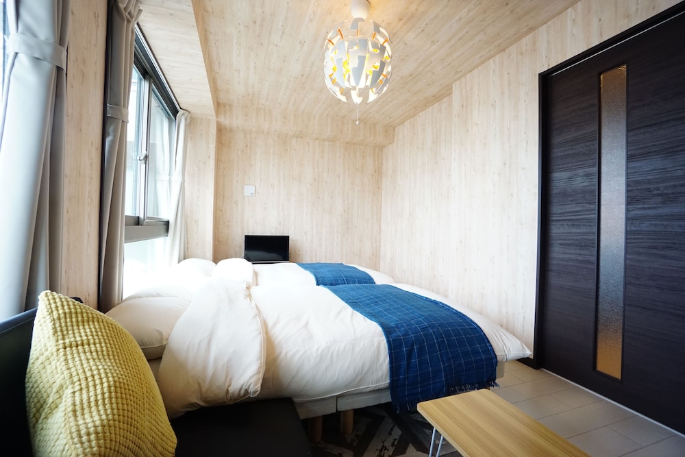 TERRY'S APARTMENT NAMBA SOUTH VI AD06A 大阪