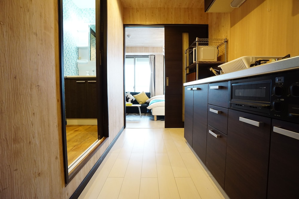 TERRY'S APARTMENT NAMBA SOUTH VI AD06A 大阪