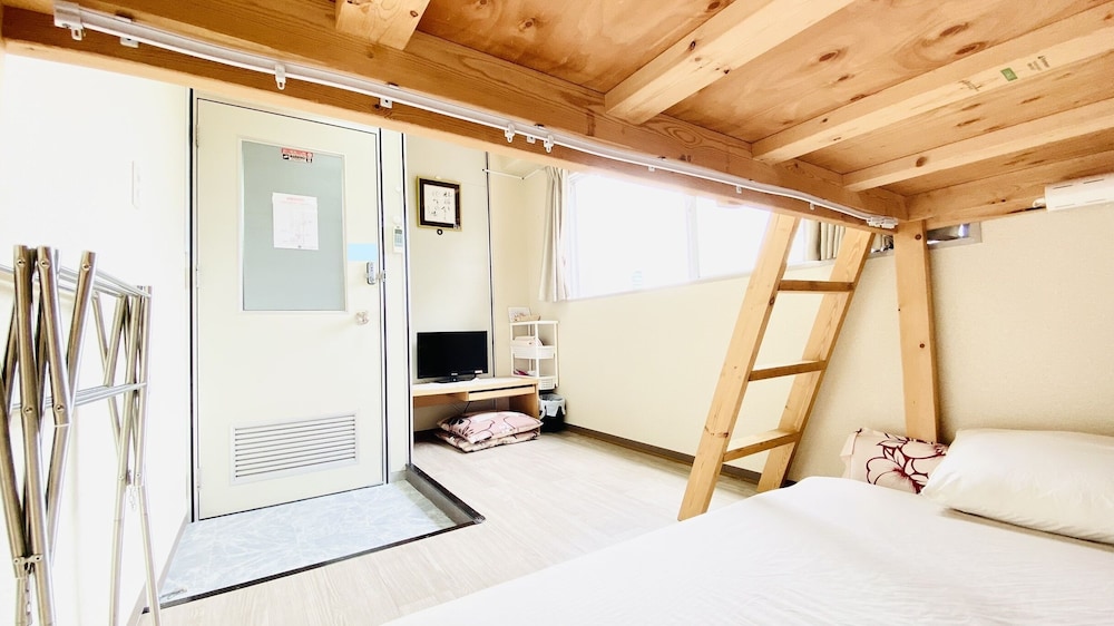 GUEST HOUSE B'S FIVEⅡ 大阪