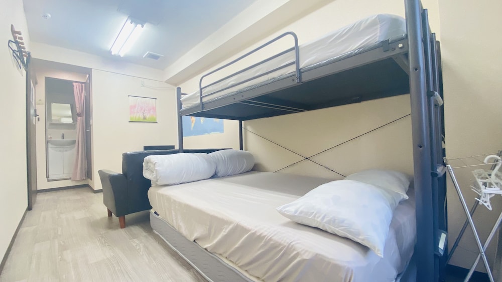 GUEST HOUSE B'S FIVEⅡ 大阪