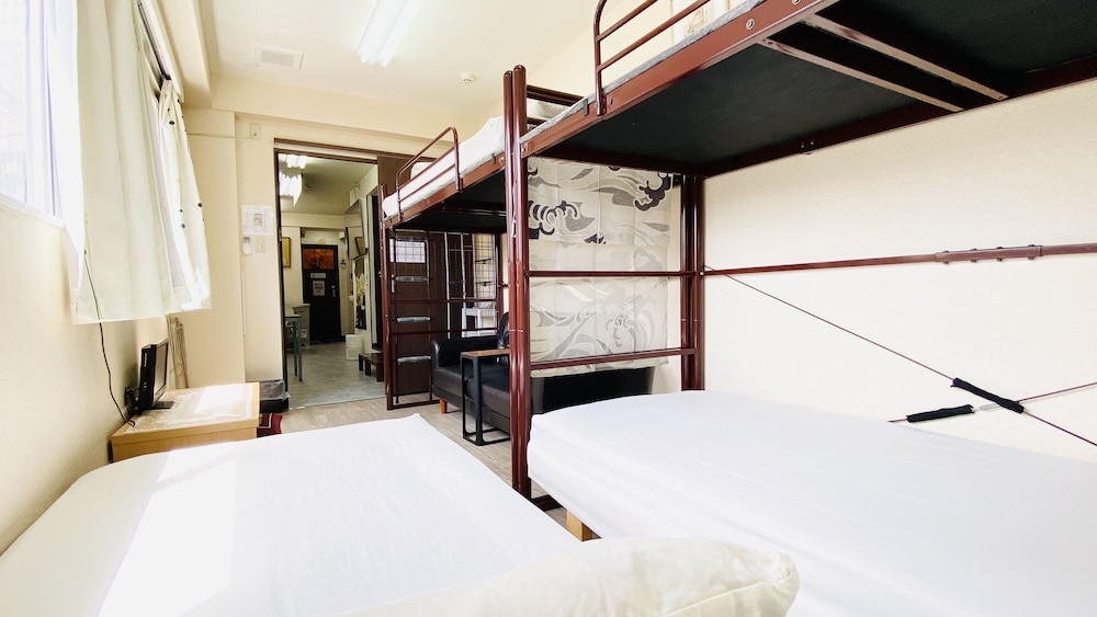 GUEST HOUSE B'S FIVEⅡ 大阪