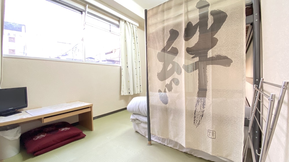 GUEST HOUSE B'S FIVEⅡ 大阪