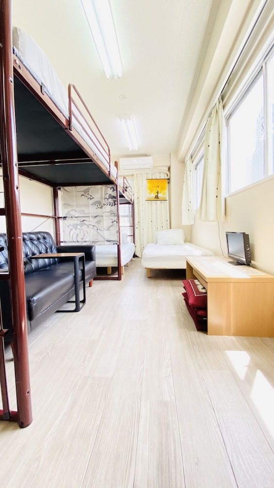 GUEST HOUSE B'S FIVEⅡ 大阪
