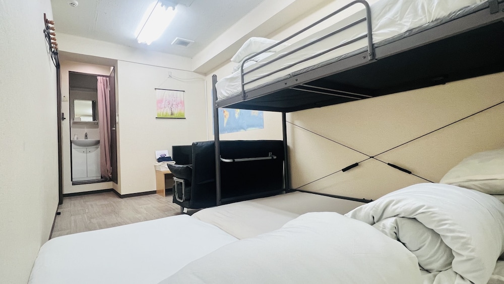 GUEST HOUSE B'S FIVEⅡ 大阪