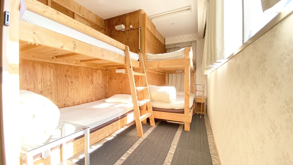 GUEST HOUSE B'S FIVEⅡ 大阪