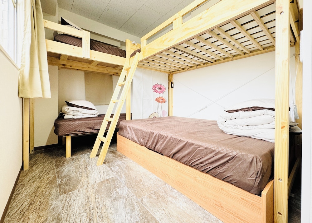 GUEST HOUSE B'S FIVEⅡ 大阪