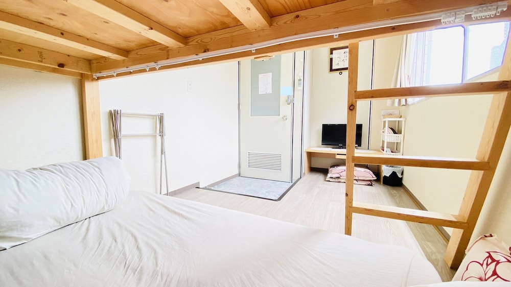 GUEST HOUSE B'S FIVEⅡ 大阪