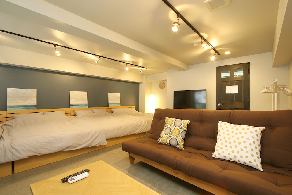 GUEST HOUSE OSAKA TSUKAMOTO 大阪
