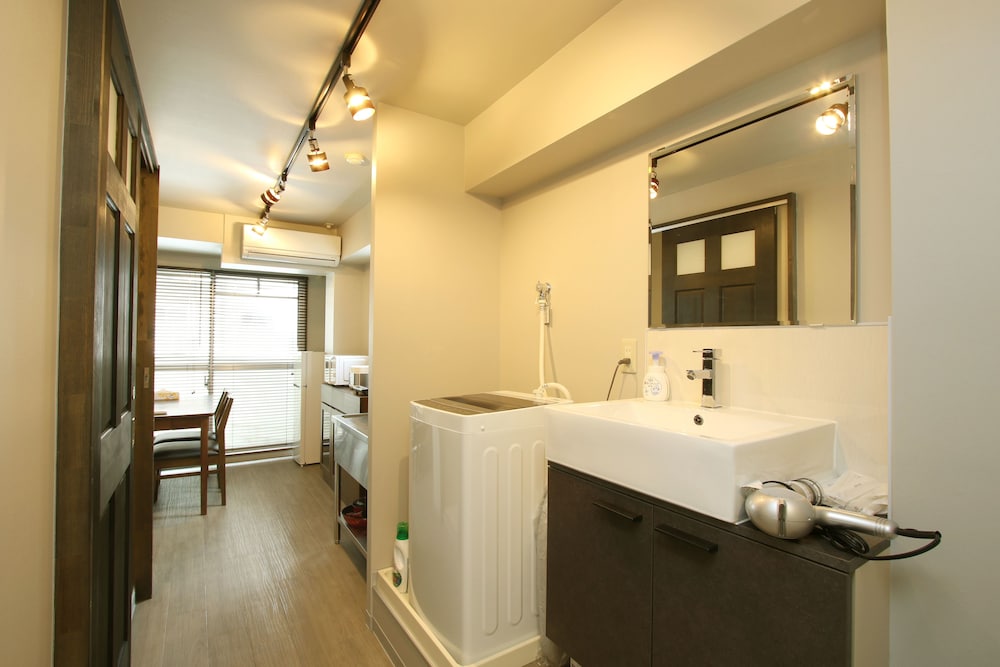 GUEST HOUSE OSAKA TSUKAMOTO 大阪