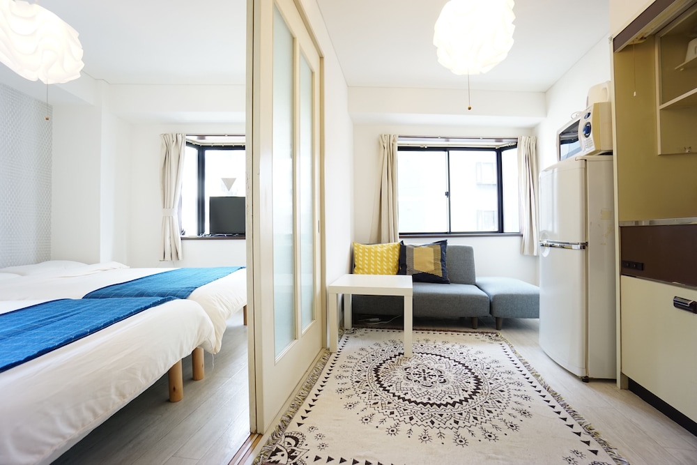 TERRY'S APARTMENT NAMBA I G04E 大阪
