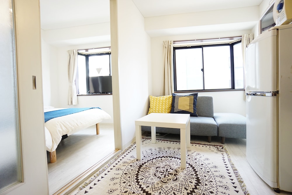TERRY'S APARTMENT NAMBA I G04E 大阪