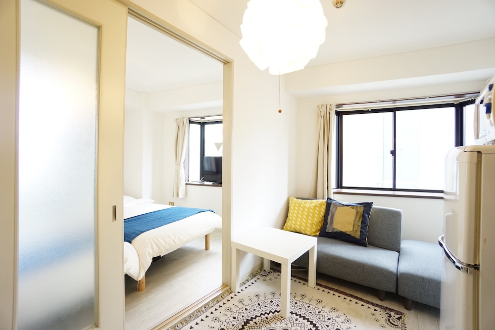 TERRY'S APARTMENT NAMBA I G04E 大阪