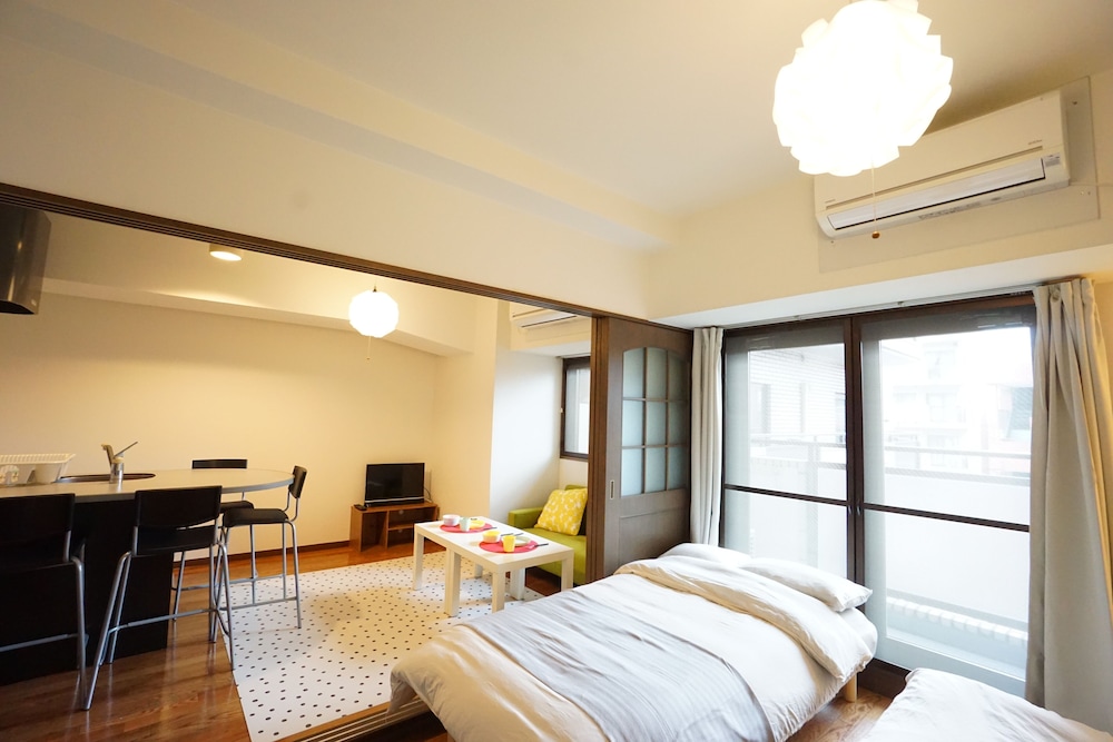TERRY'S APARTMENT SHINSAIBASHI EAST I G04B 大阪