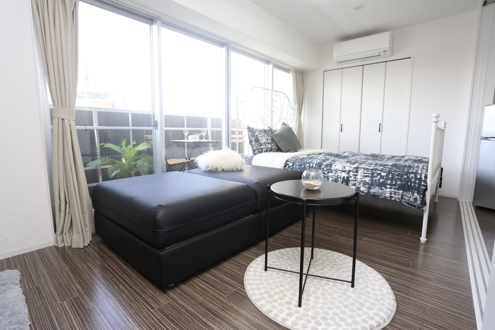 DESIGNER PENTHOUSE NANBA EAST 大阪