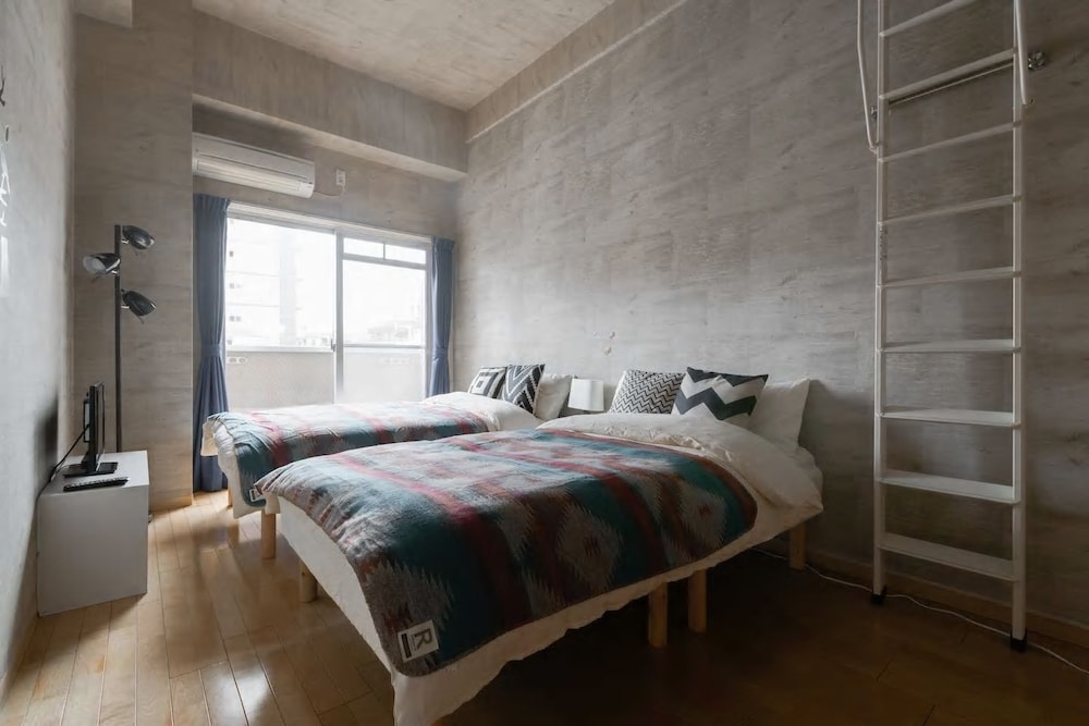 TERRY'S APARTMENT NAMBA SOUTH I V04A 大阪
