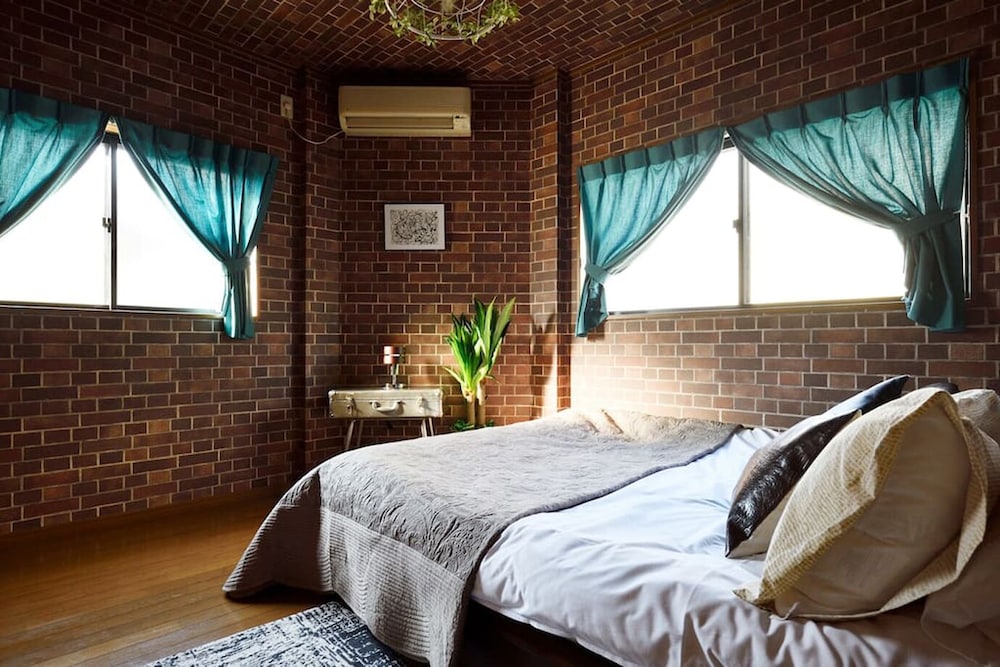 PRIVATE HOUSE ST8 大阪
