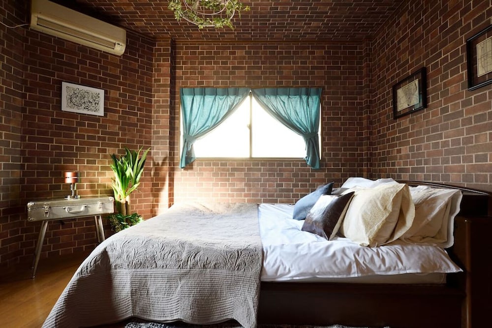 PRIVATE HOUSE ST8 大阪