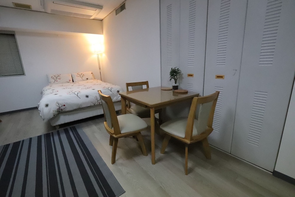 RESIDENCE OSAKA NIPPONBASHI 大阪