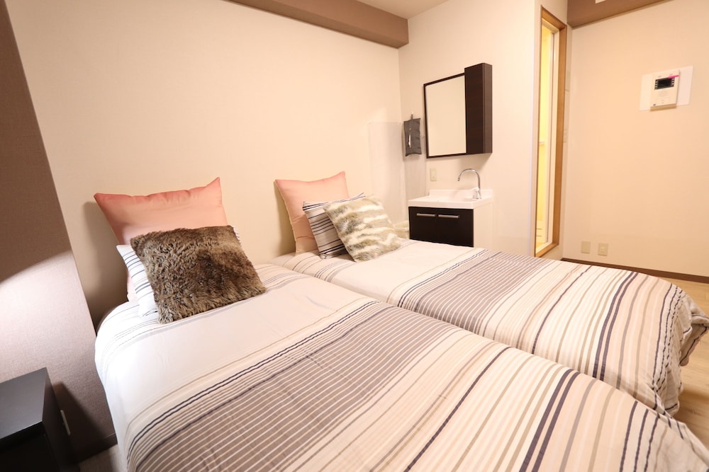RESIDENCE OSAKA NIPPONBASHI 大阪