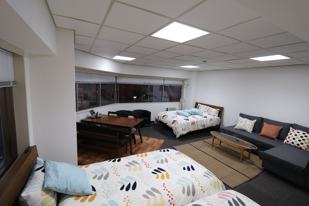 RESIDENCE OSAKA NIPPONBASHI 大阪