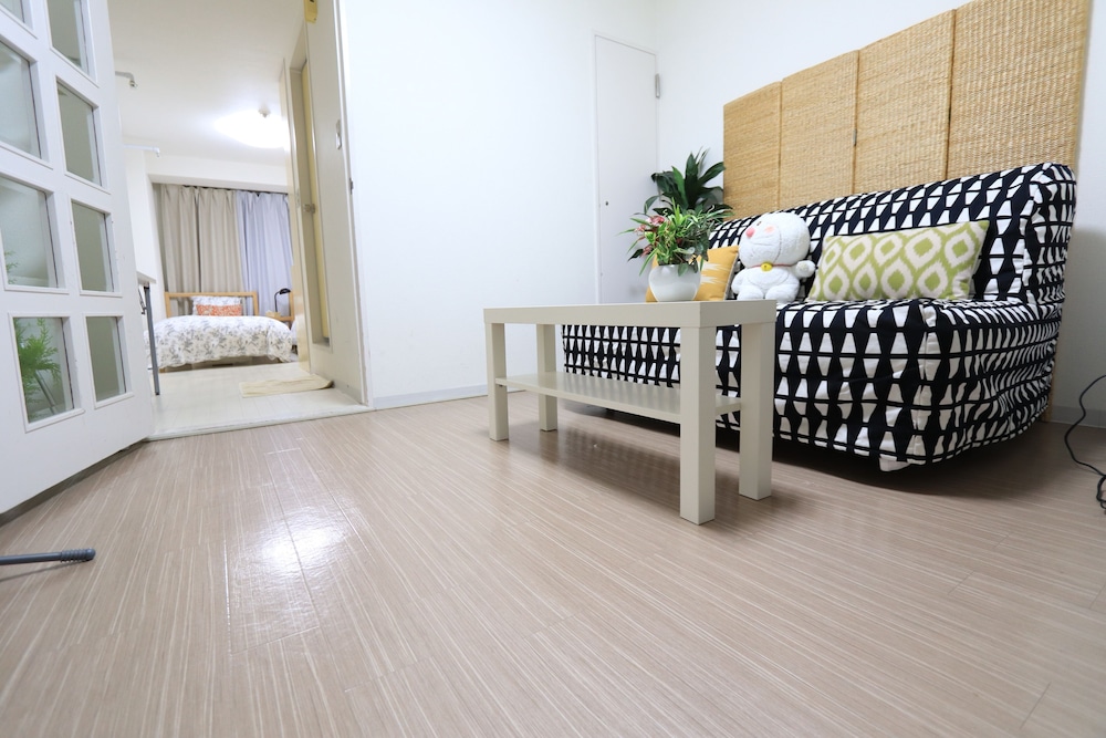 RESIDENCE OSAKA NIPPONBASHI 大阪