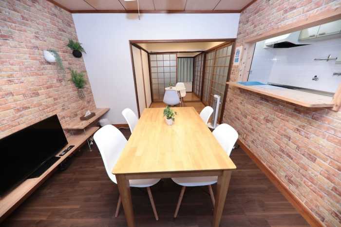 BRICK HOUSE NEAR OSAKA CASTLE 217-1 大阪