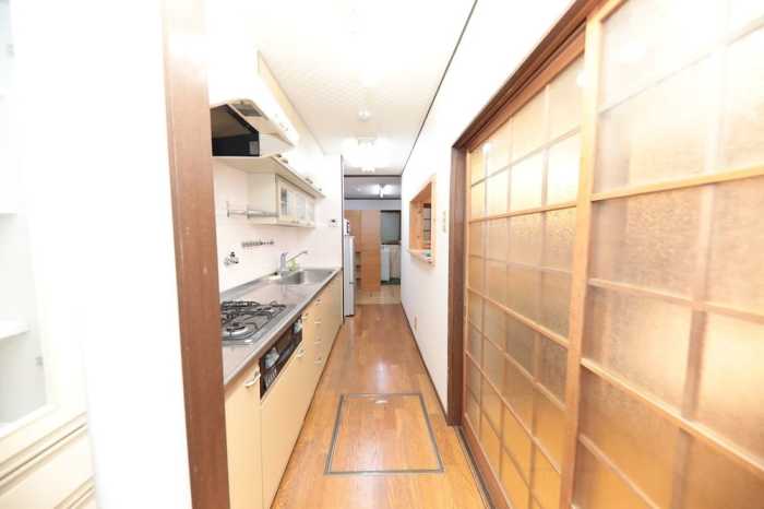 BRICK HOUSE NEAR OSAKA CASTLE 217-1 大阪