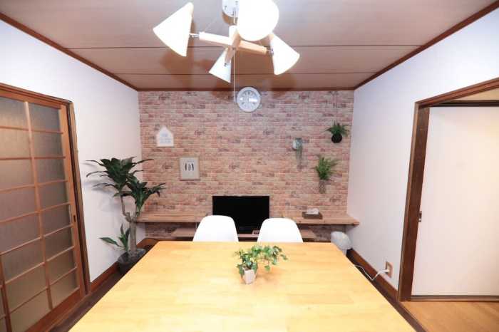 BRICK HOUSE NEAR OSAKA CASTLE 217-1 大阪