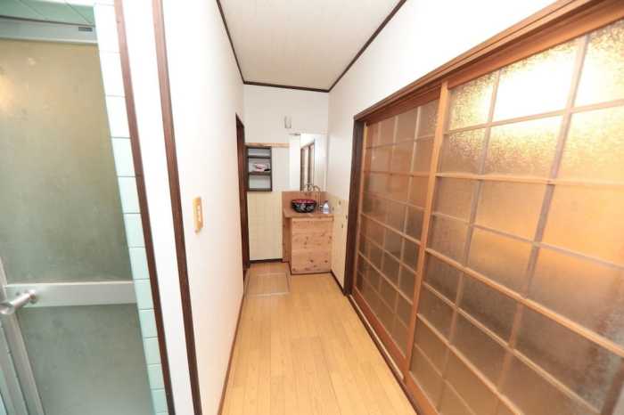 BRICK HOUSE NEAR OSAKA CASTLE 217-1 大阪