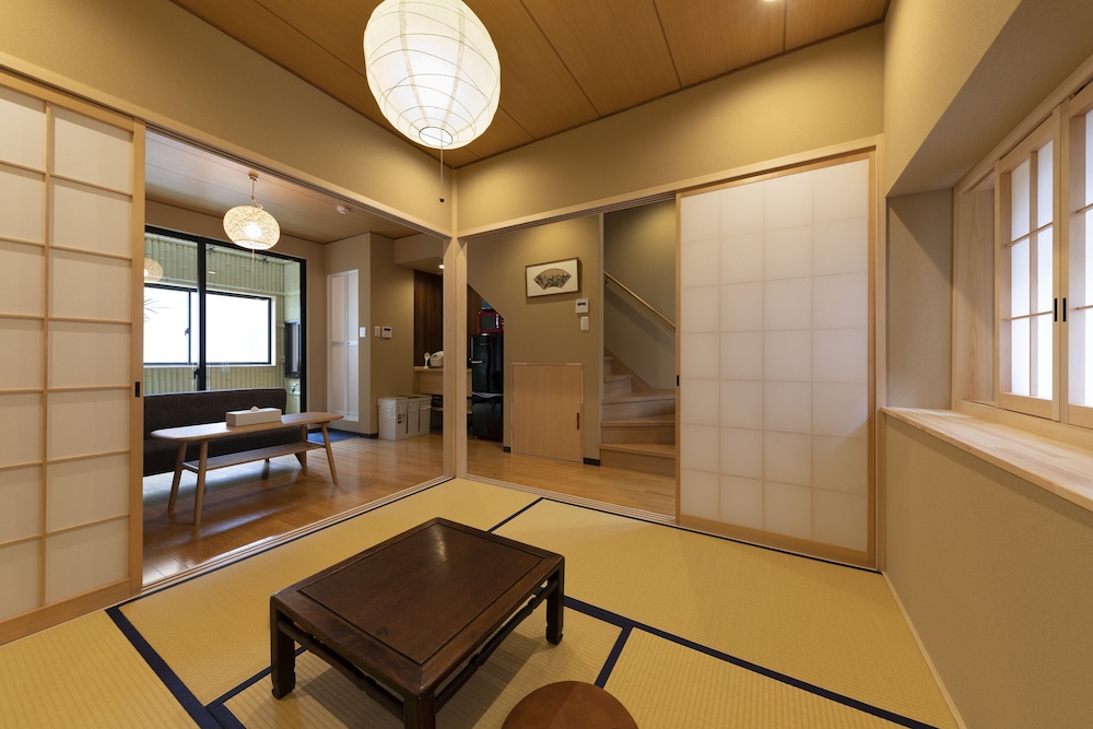 SHIRAKABANOYADO-SIOKUSA 大阪