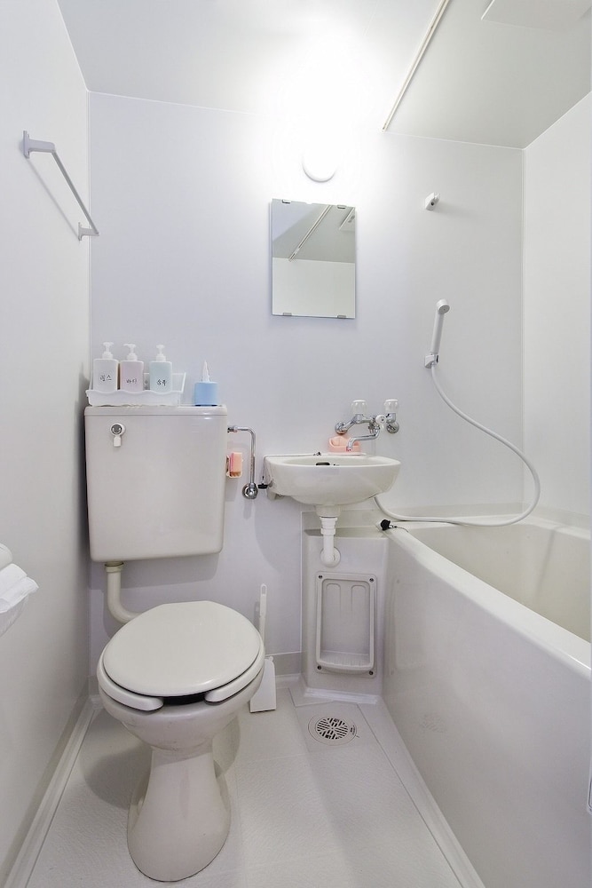 YOUNG MINBAK OSAKA GUEST HOUSE 大阪