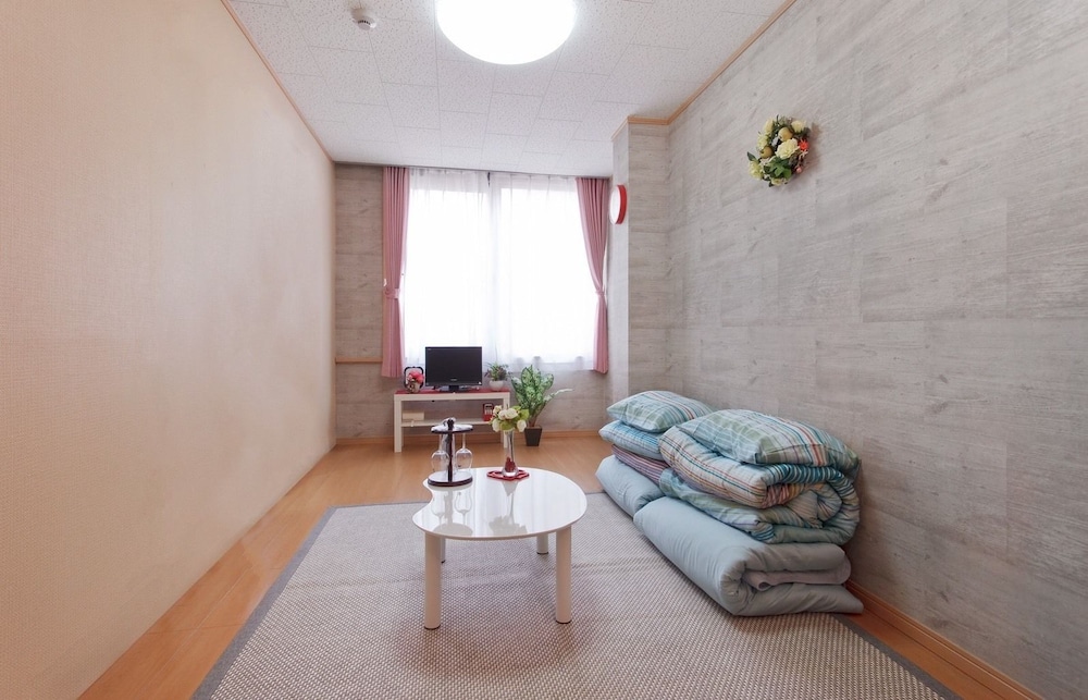 YOUNG MINBAK OSAKA GUEST HOUSE 大阪