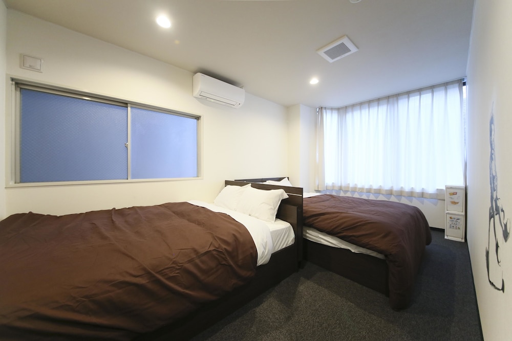ROOTS HOSTEL 大阪
